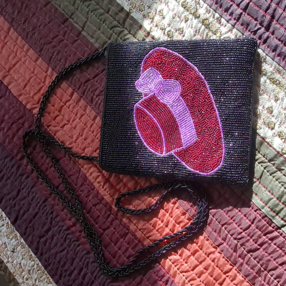 RED HAT* beaded bag w/ 24" drop strap crossbody shoulder bag purse zip top